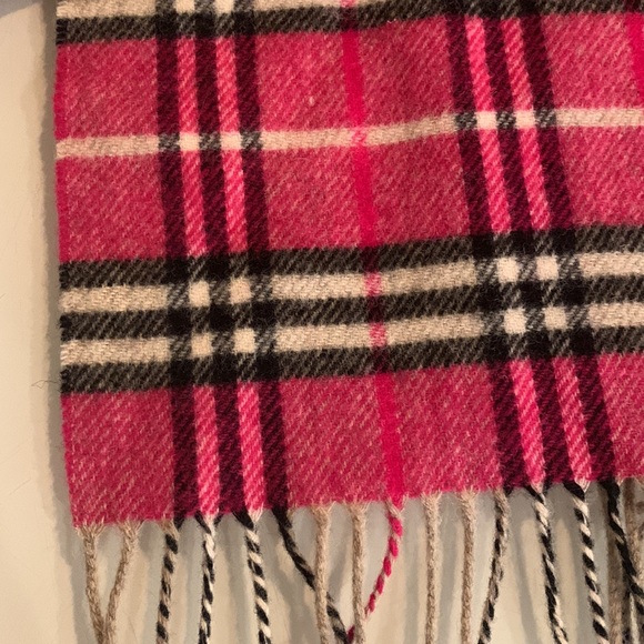 Vintage Burberry scarf - Picture 2 of 5